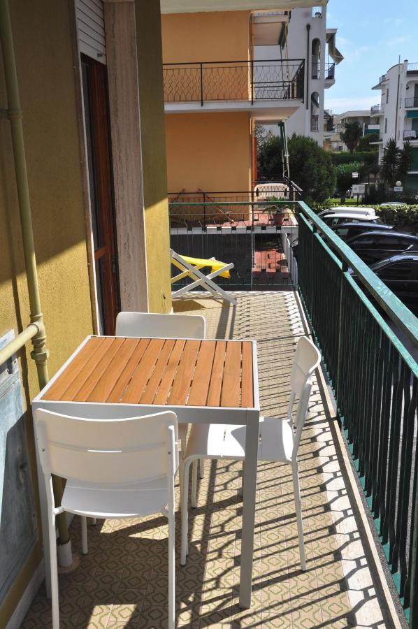 Appartamento Viale Repubblica 329 1 Pietra Ligure Esterno foto